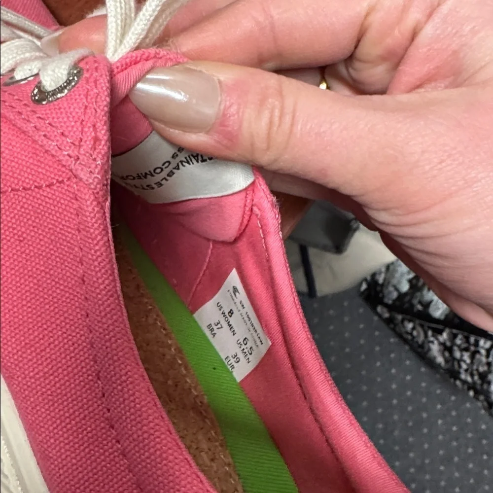 Cariuma sneakers size 8 // 011742